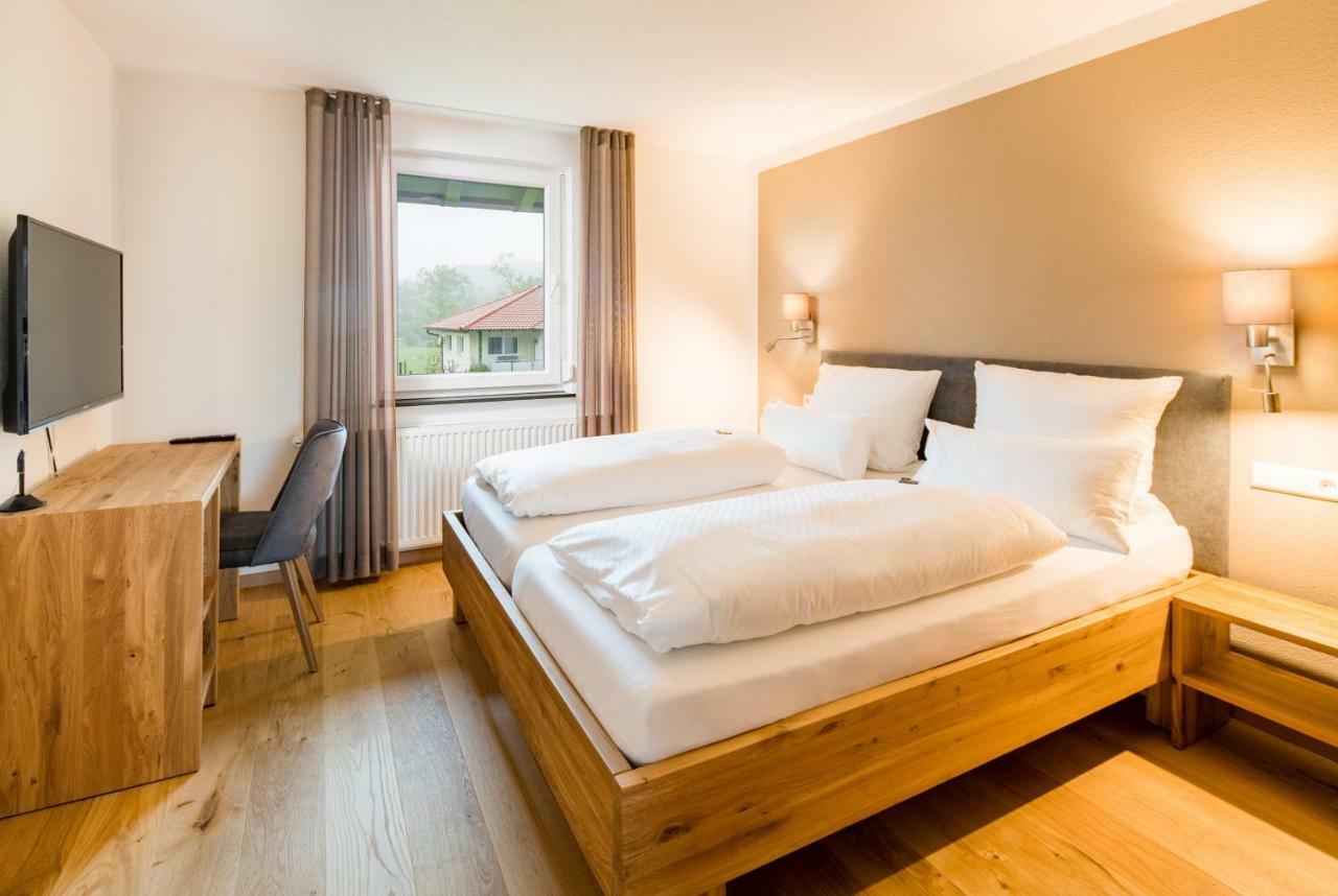 Hotel Hofgut Tiergarten Aulendorf Exteriör bild